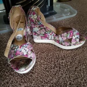 Ladies floral platform
